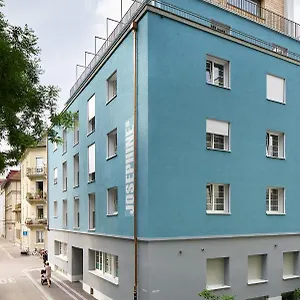 https://josephines-guesthouse-for-women.hotelsbaselswitzerland.com